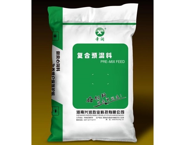 喂养仔猪时我们要如何使用猪饲料